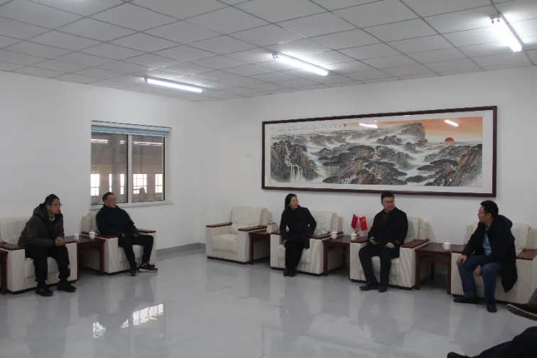 Üdvözöljük a Shandong University of Architecture küldöttségét, hogy látogassa meg az üzemet és fedezze fel az együttműködést